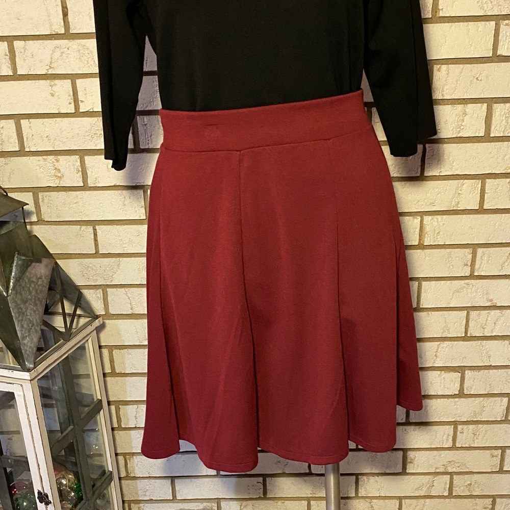Elegant Burgundy Women's Skirt
